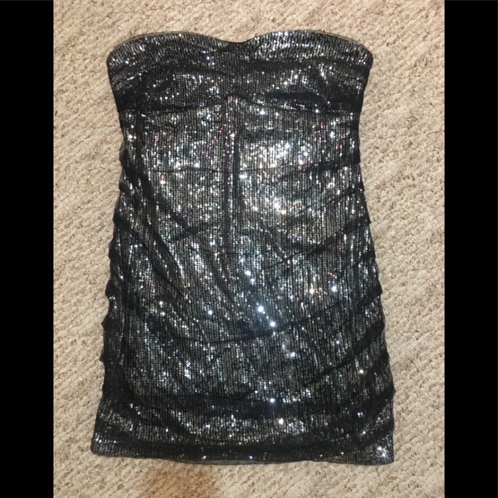 🟪 Black sequin strapless dress